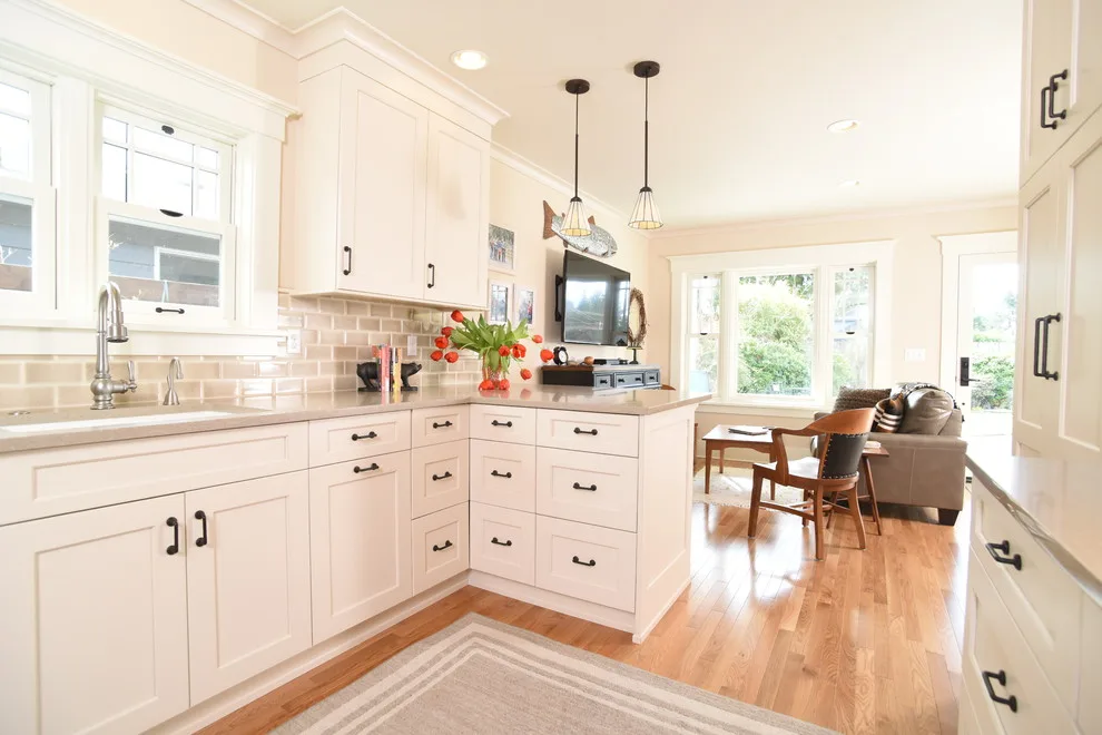 Waterfront Traditional Kitchen by Signature Design & Cabinetry LLC - Photo 2