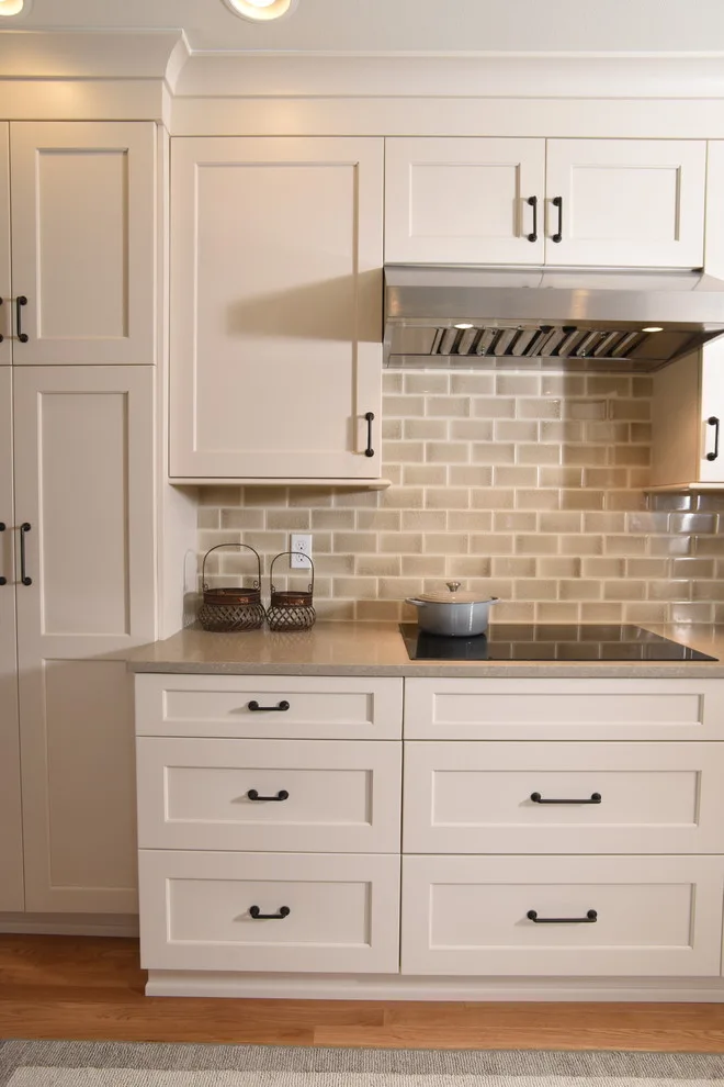 Waterfront Traditional Kitchen by Signature Design & Cabinetry LLC - Photo 3