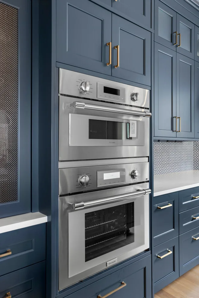 Contemporary Transitional by Signature Design & Cabinetry LLC - Photo 10