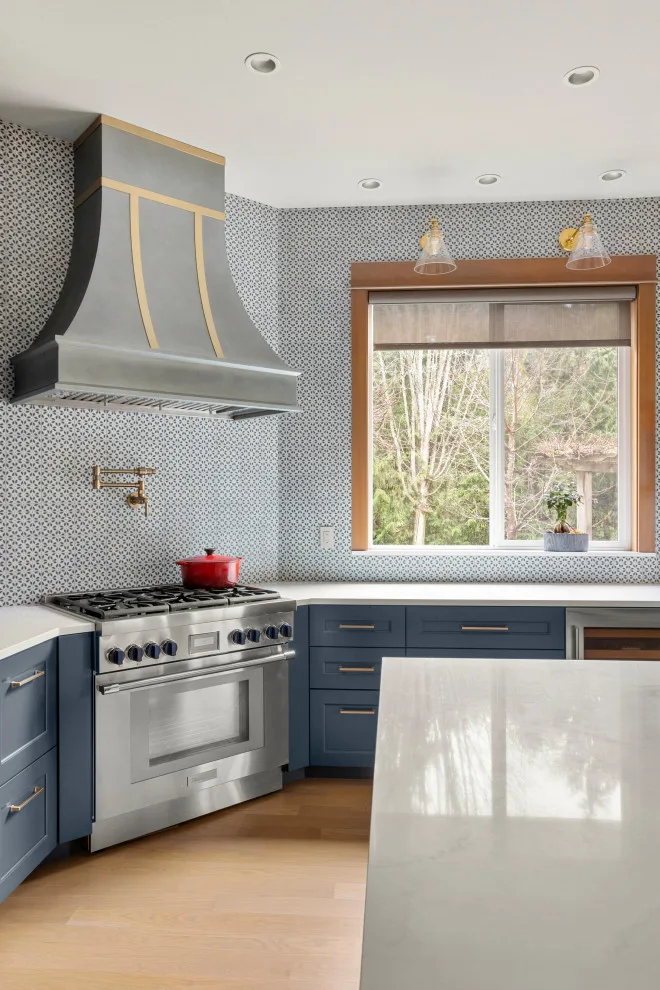 Contemporary Transitional by Signature Design & Cabinetry LLC - Photo 13