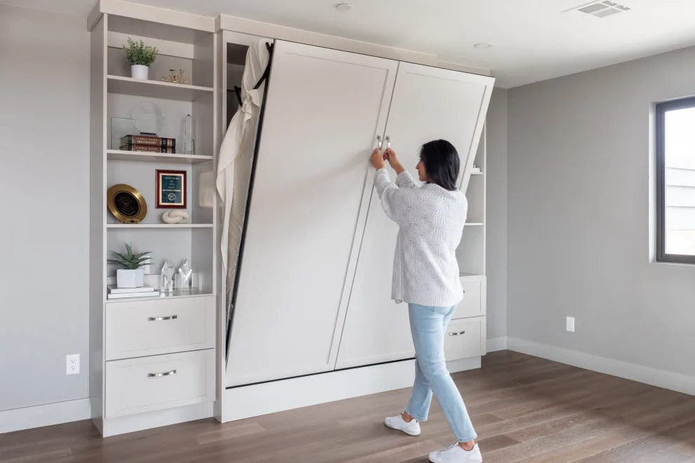 Convertible Guest Room Office by Classy Closets - Photo 4