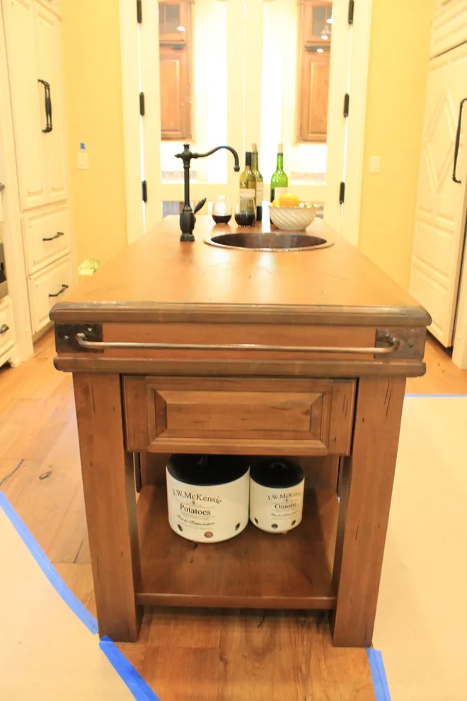 Large Scale New Home Construction by The Cabinet Design Studio At Forest Millwork - Photo 22