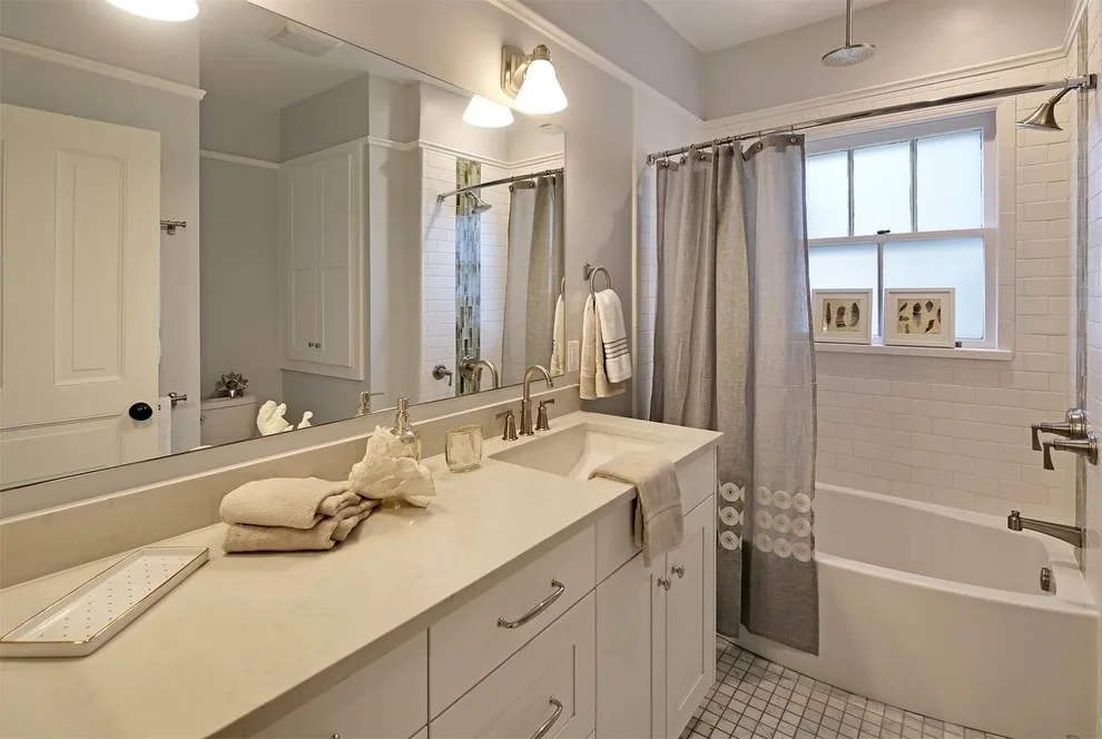 Fort Lawton's Officer's Row by Savvy Cabinetry Design Interiors - Photo 14