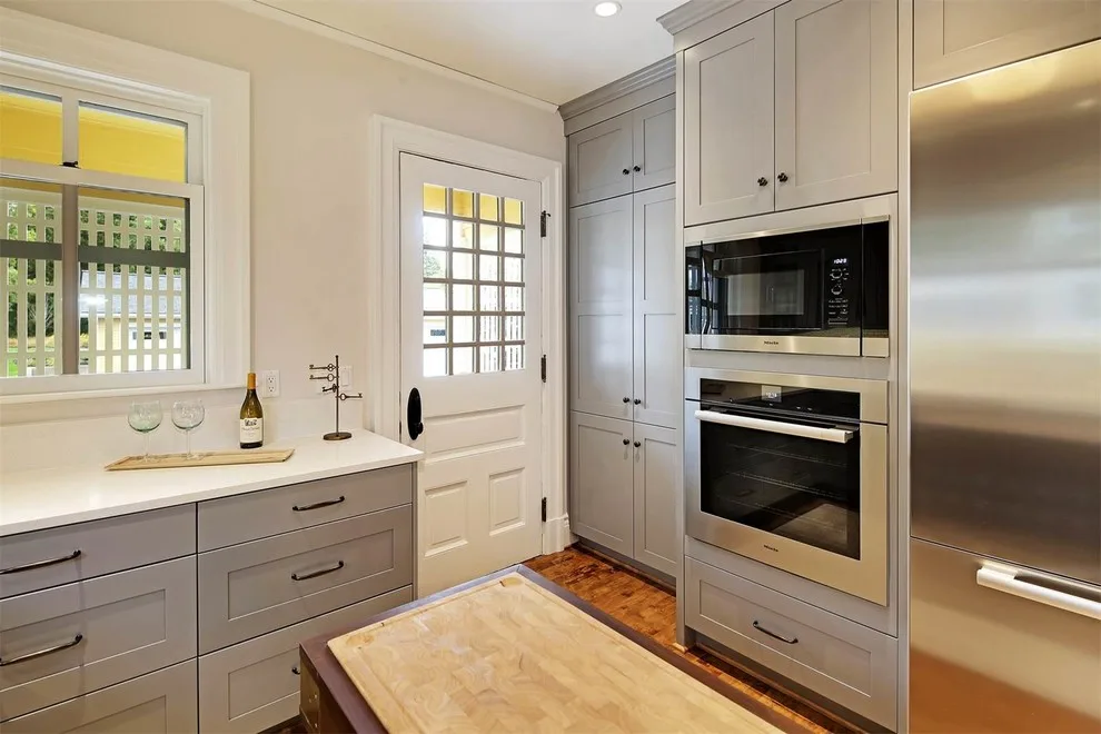 Fort Lawton's Officer's Row by Savvy Cabinetry Design Interiors - Photo 13