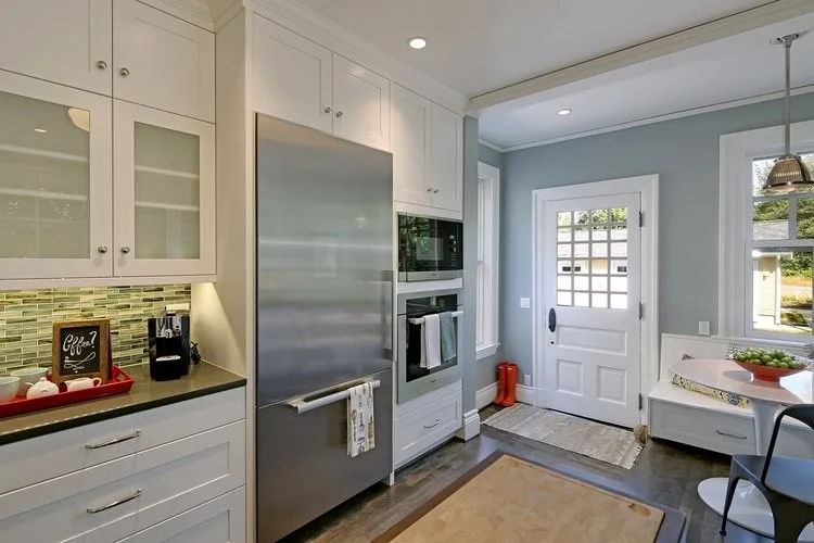 Fort Lawton's Officer's Row by Savvy Cabinetry Design Interiors - Photo 11