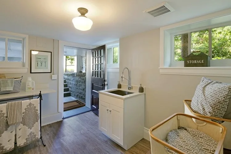 Fort Lawton's Officer's Row by Savvy Cabinetry Design Interiors - Photo 12