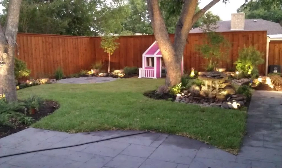 Landscape lighting by JD's MakIt Green Inc - Photo 2