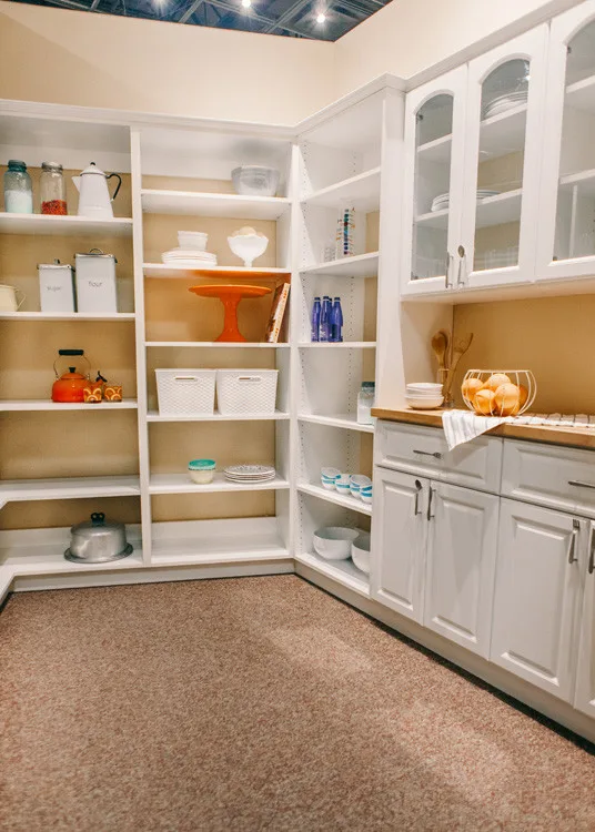 Classy Closets - Photo 2