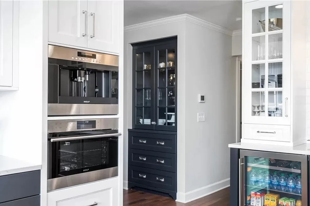 Anne Queen Renovation by Savvy Cabinetry Design Interiors - Photo 3