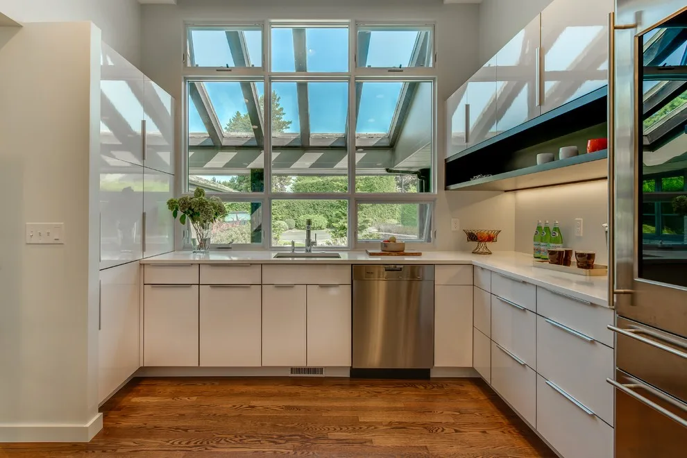 Modern Kitchen at Sand Point by Savvy Cabinetry Design Interiors - Photo 5