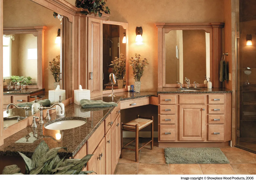 Showplace Cabinetry: Restrooms by Baths And Rooms By Denise - Photo 3