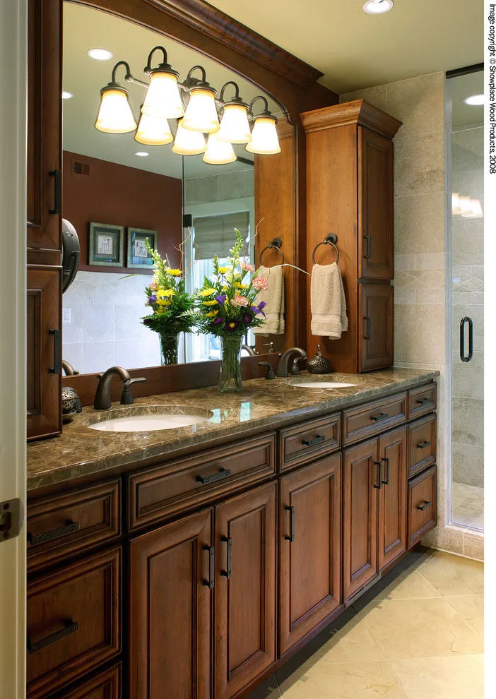 Showplace Cabinetry: Restrooms by Baths And Rooms By Denise - Photo 5