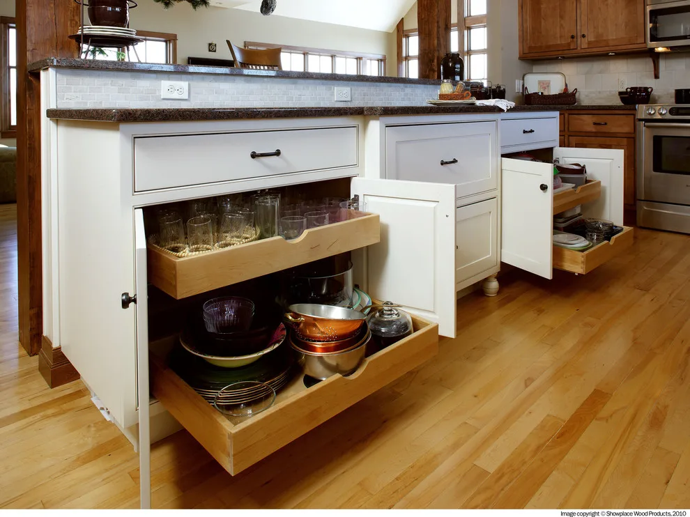 Showplace Cabinetry: Kitchen Designs by Baths And Rooms By Denise - Photo 2