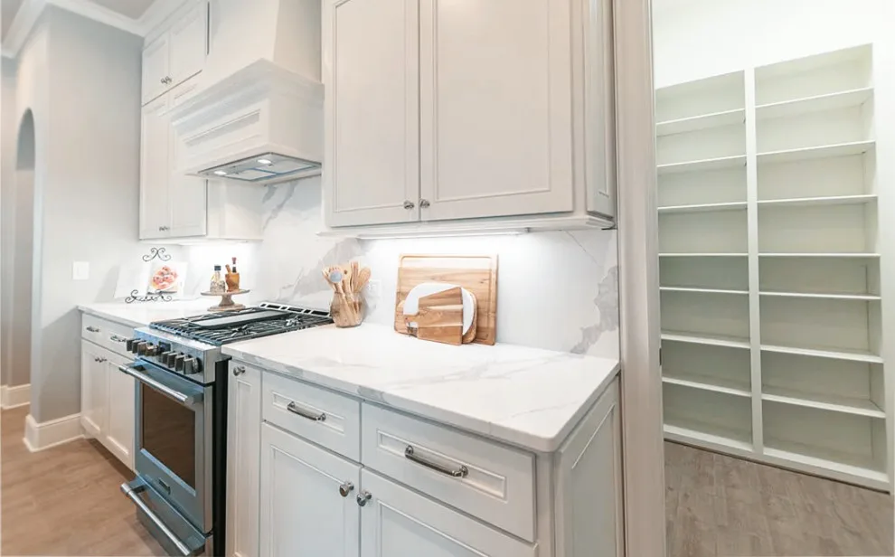 Forma Cabinetry - Photo 3