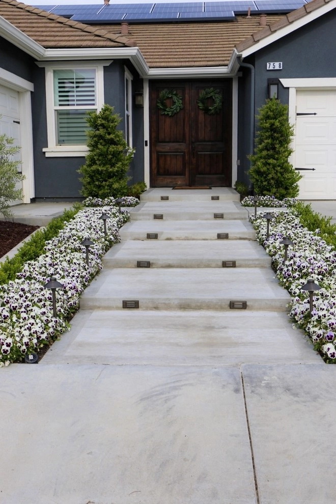 Belo Residence by Joe's Landscaping & Concrete, Inc. - Photo 6