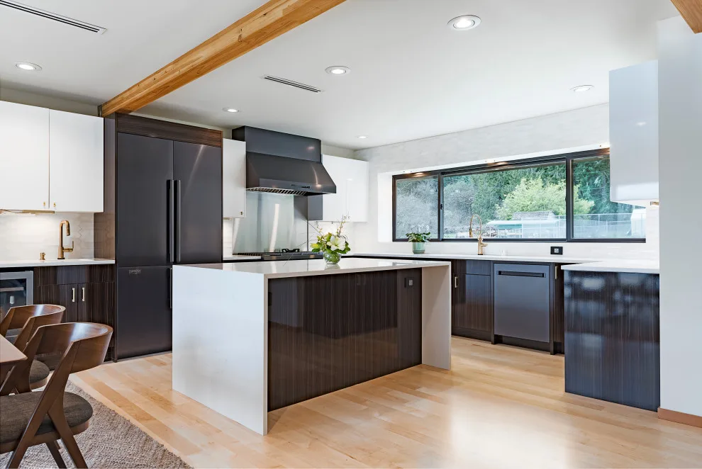 Contemporary Shine with Golden Highlights by Signature Design & Cabinetry LLC - Photo 6