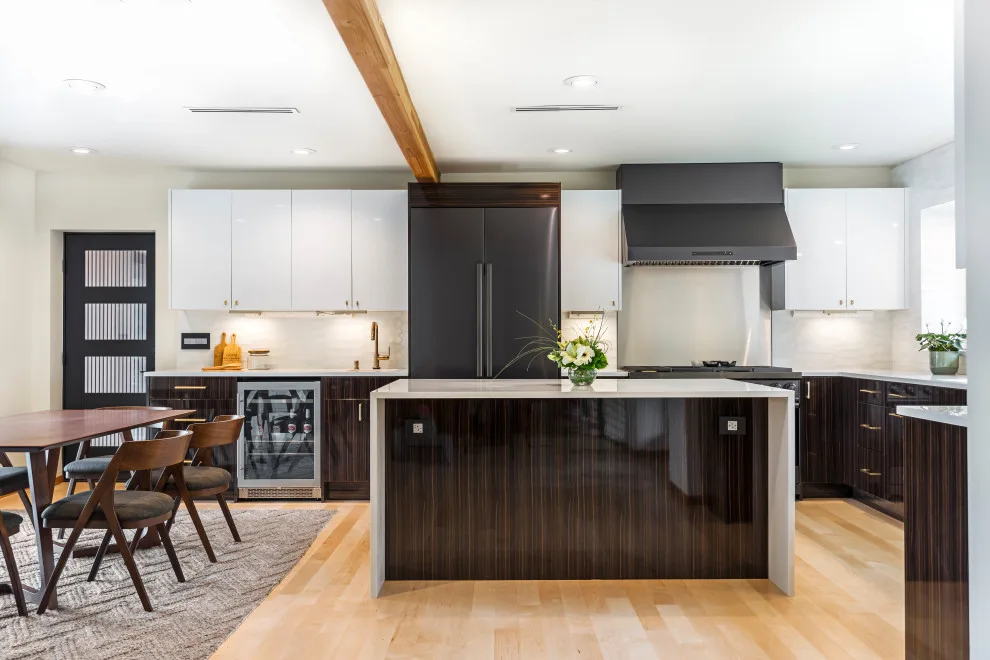 Contemporary Shine with Golden Highlights by Signature Design & Cabinetry LLC - Photo 2