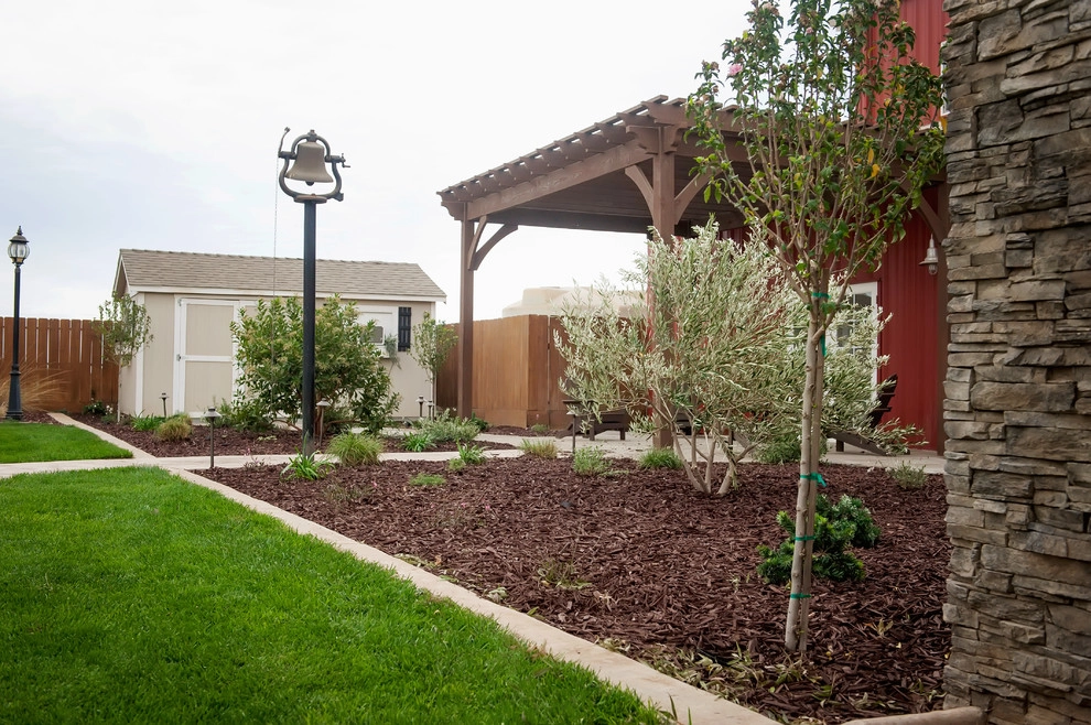 Cox Backyard by Joe's Landscaping & Concrete, Inc. - Photo 6