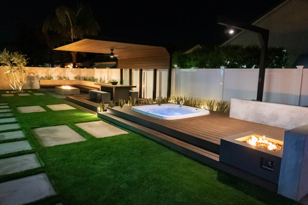 Belos Modern Backyard by Joe's Landscaping & Concrete, Inc. - Photo 13