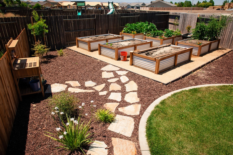Johnson Backyard by Joe's Landscaping & Concrete, Inc. - Photo 11