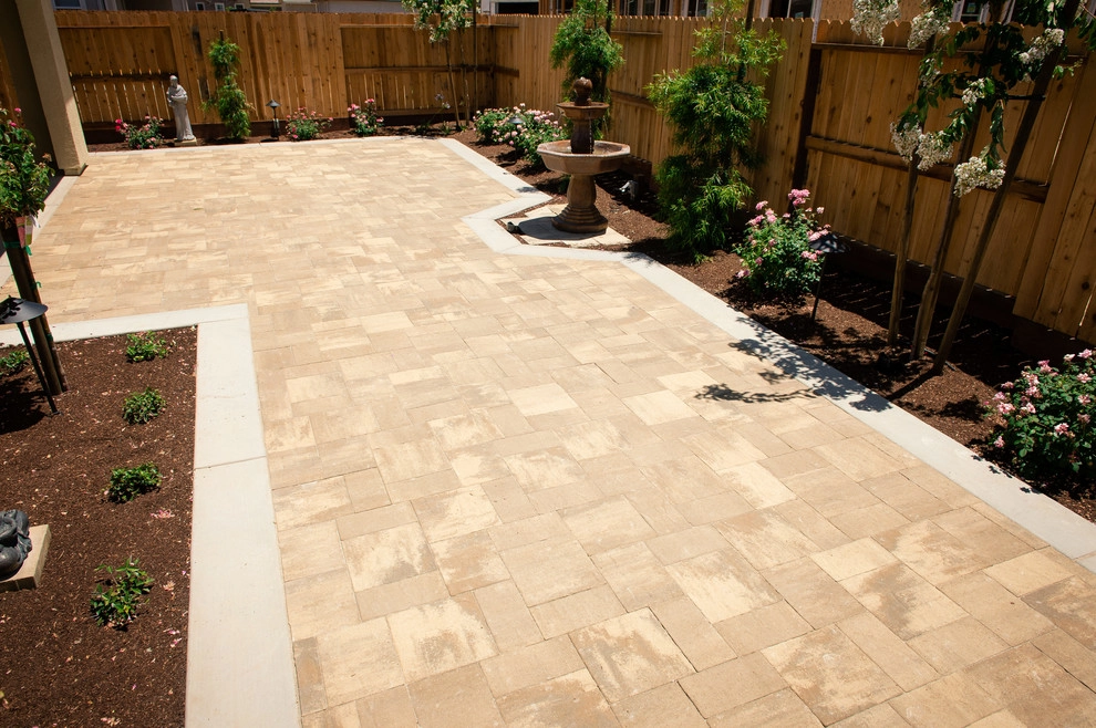 Splender's Backyard by Joe's Landscaping & Concrete, Inc. - Photo 5