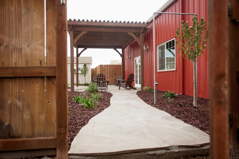 Cox Backyard by Joe's Landscaping & Concrete, Inc. - Photo 7