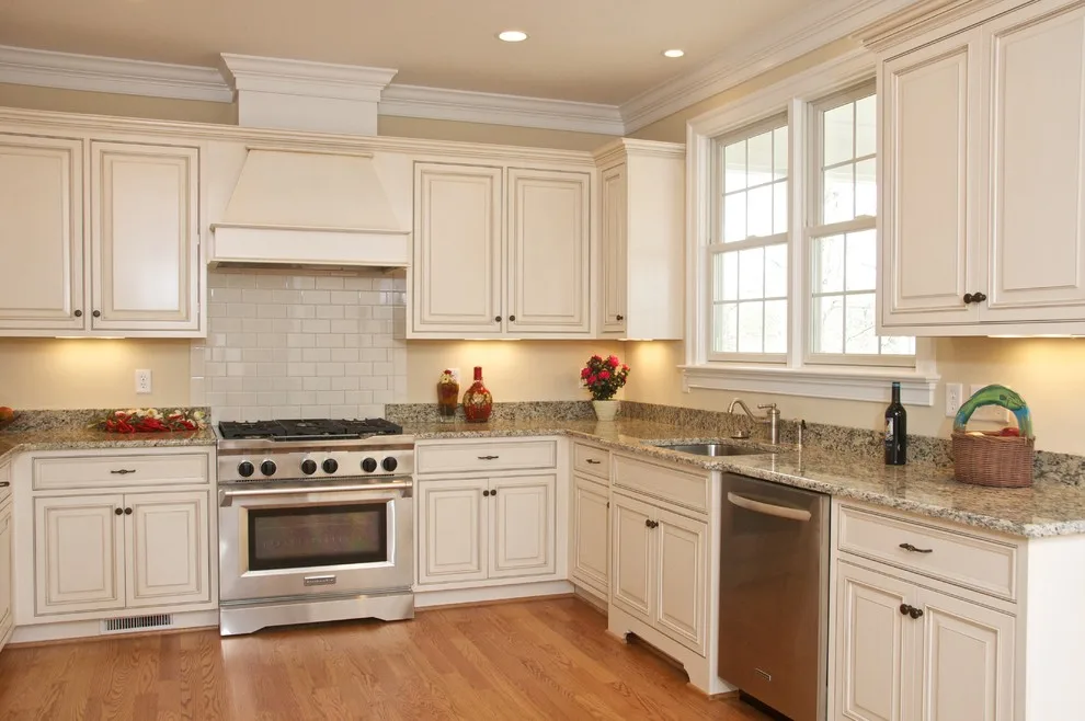 Glazed Opaque Williamsburg Kitchen by Buckeye Cabinet & Supply, Inc. - Photo 4