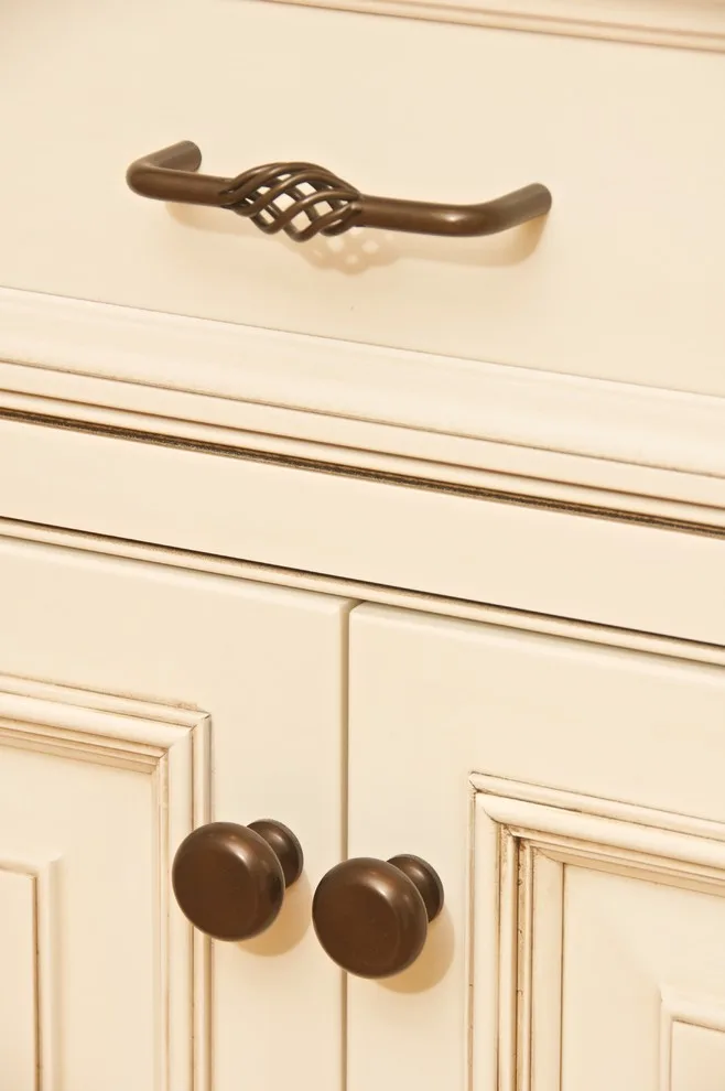 Glazed Opaque Williamsburg Kitchen by Buckeye Cabinet & Supply, Inc. - Photo 2