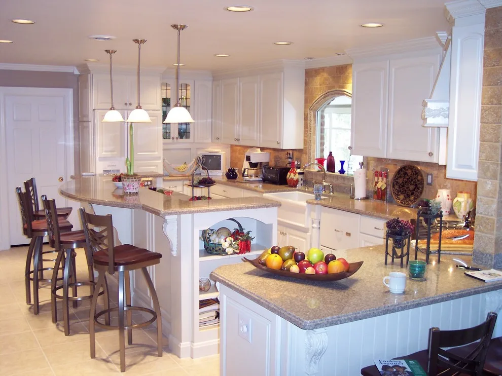 Williamsburg White Dining Kitchen by Buckeye Cabinet & Supply, Inc. - Photo 2
