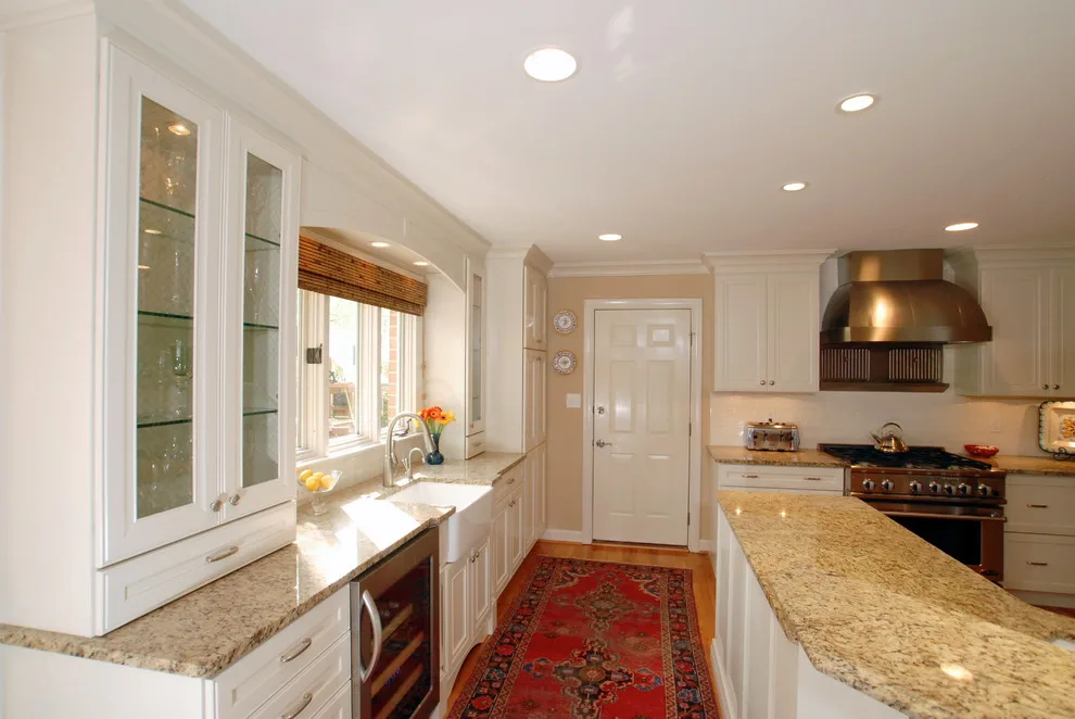 Williamsburg White Flat-Panel Kitchen Design by Buckeye Cabinet & Supply, Inc. - Photo 19