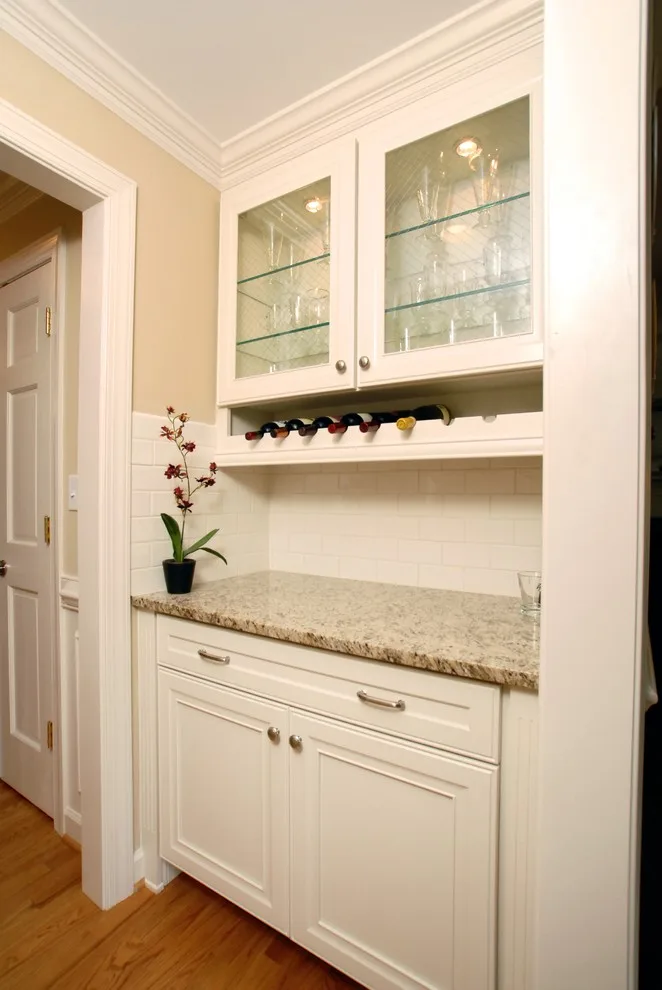 Williamsburg White Flat-Panel Kitchen Design by Buckeye Cabinet & Supply, Inc. - Photo 18
