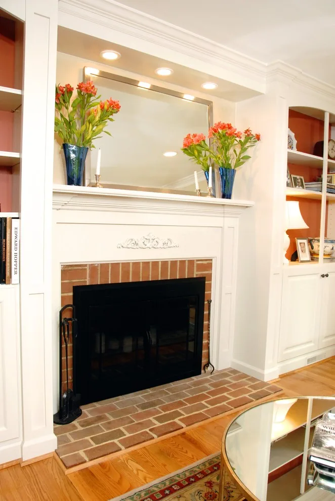 Williamsburg White Flat-Panel Kitchen Design by Buckeye Cabinet & Supply, Inc. - Photo 20