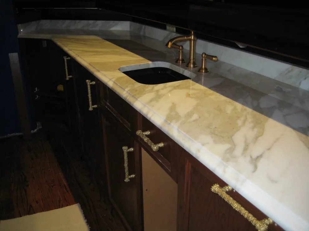 3 cm Calcutta Gold Marble Bar by LaBruyere Stone - Photo 4