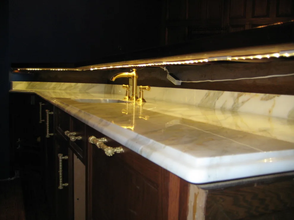 3 cm Calcutta Gold Marble Bar by LaBruyere Stone - Photo 3
