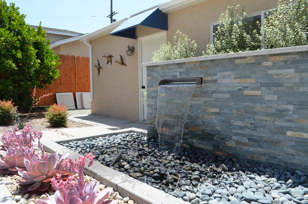 Pacific Beach Modern by Juniper Landscape Company - Photo 9