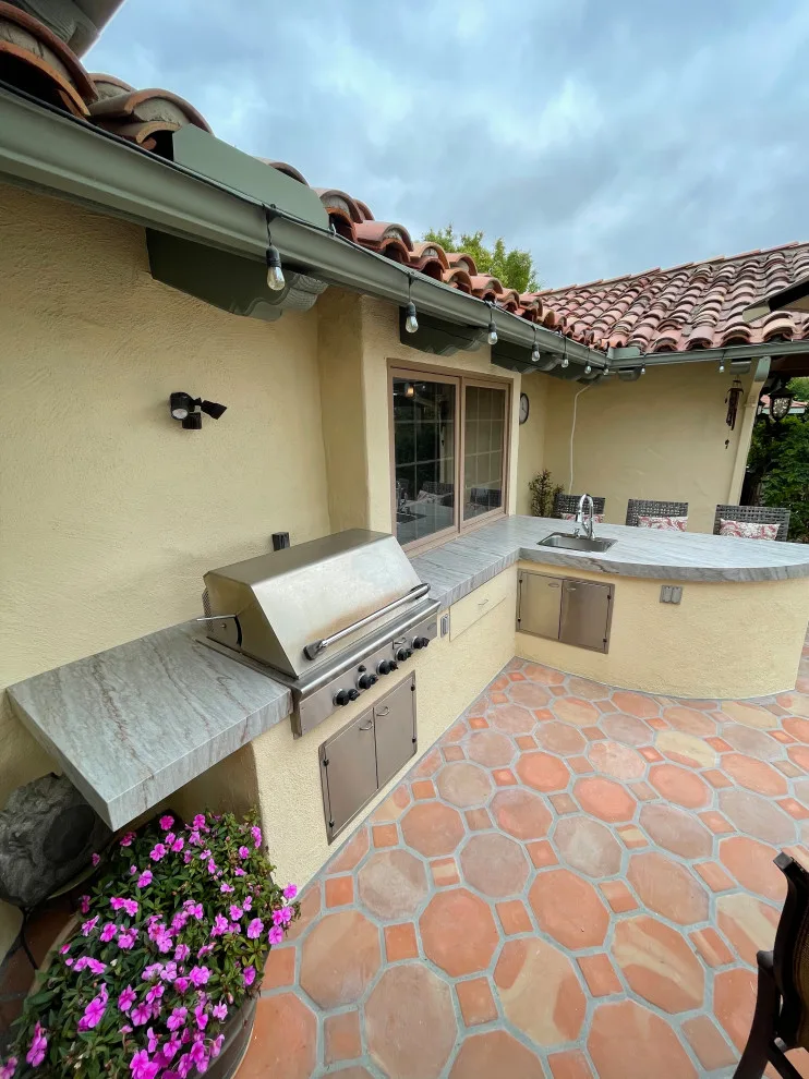 Grilled quartzite surfaces by CMG Granite And Stone Inc. - Photo 8