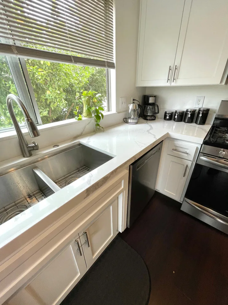 Calacatta Lazzia Quartz Kitchen Countertops by CMG Granite And Stone Inc. - Photo 6