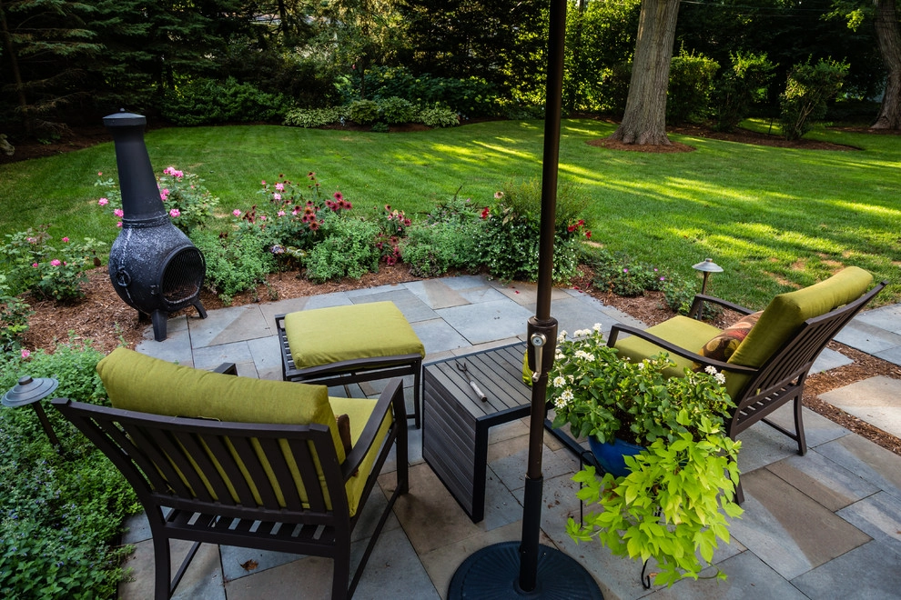 Modern Patio Design by Bruss Landscaping, Inc. - Photo 8