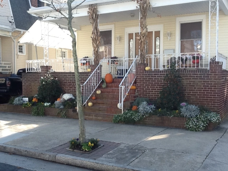 Low-Maintenance Curb Appeal by Kãsa Landscaping & Property Management - Photo 2