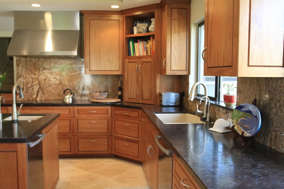 Textured Stone and Tropical Splashback by Pacific Stoneworks Inc - Photo 2
