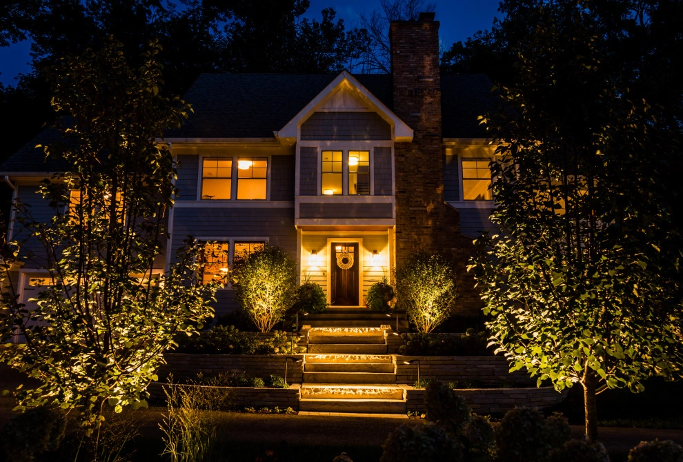 Traditional Front Entry by Bruss Landscaping, Inc. - Photo 5