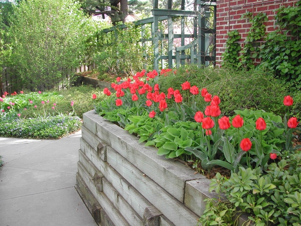 Charming Park-Like Backyard by Kinghorn Gardens - Photo 10