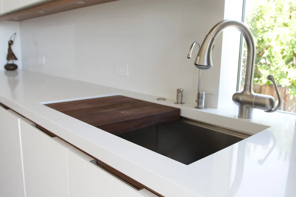 Alabaster Crystal by Pacific Stoneworks Inc - Photo 10