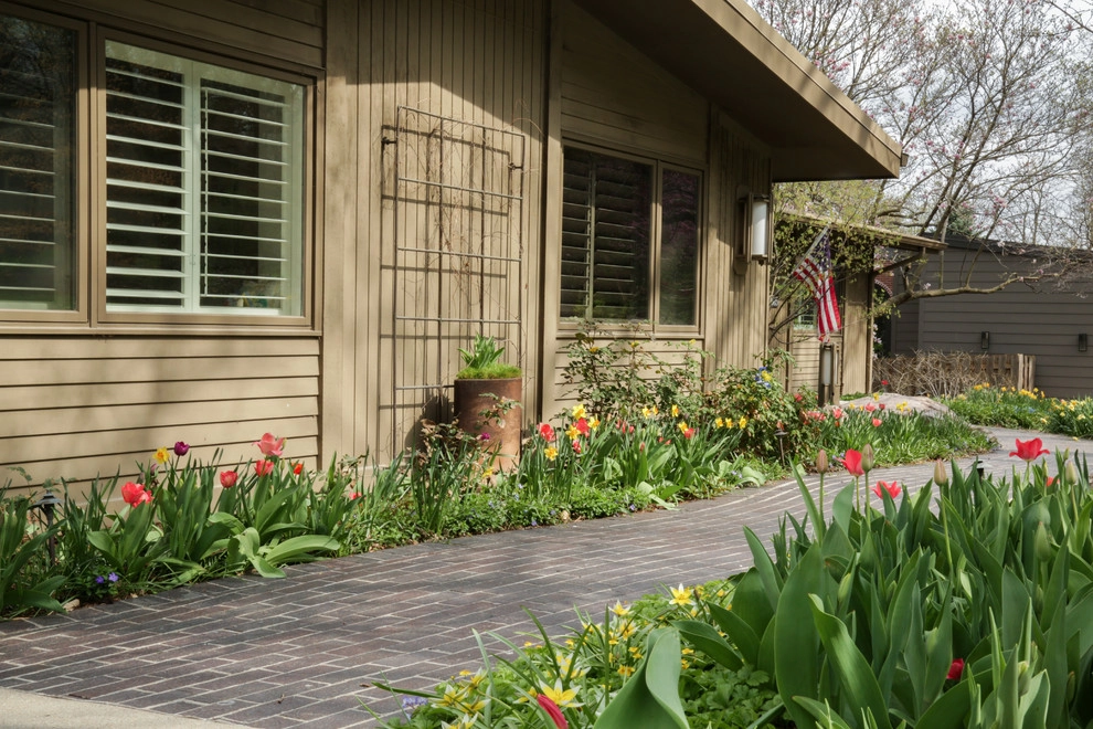 Brushstrokes of Spring Bulbs by Kinghorn Gardens - Photo 16