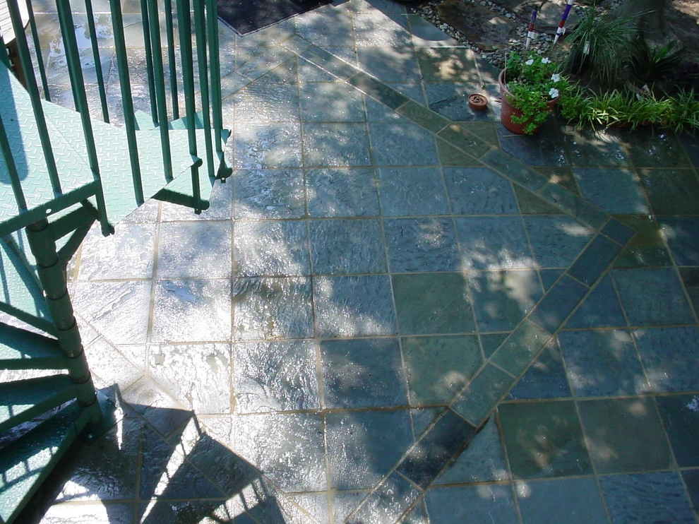 Contemporary Patio Space by Kingstowne Lawn & Landscape - Photo 2