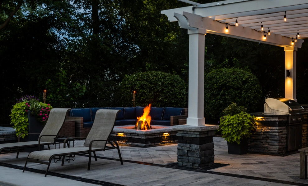 Modern Pool Design by Bruss Landscaping, Inc. - Photo 6