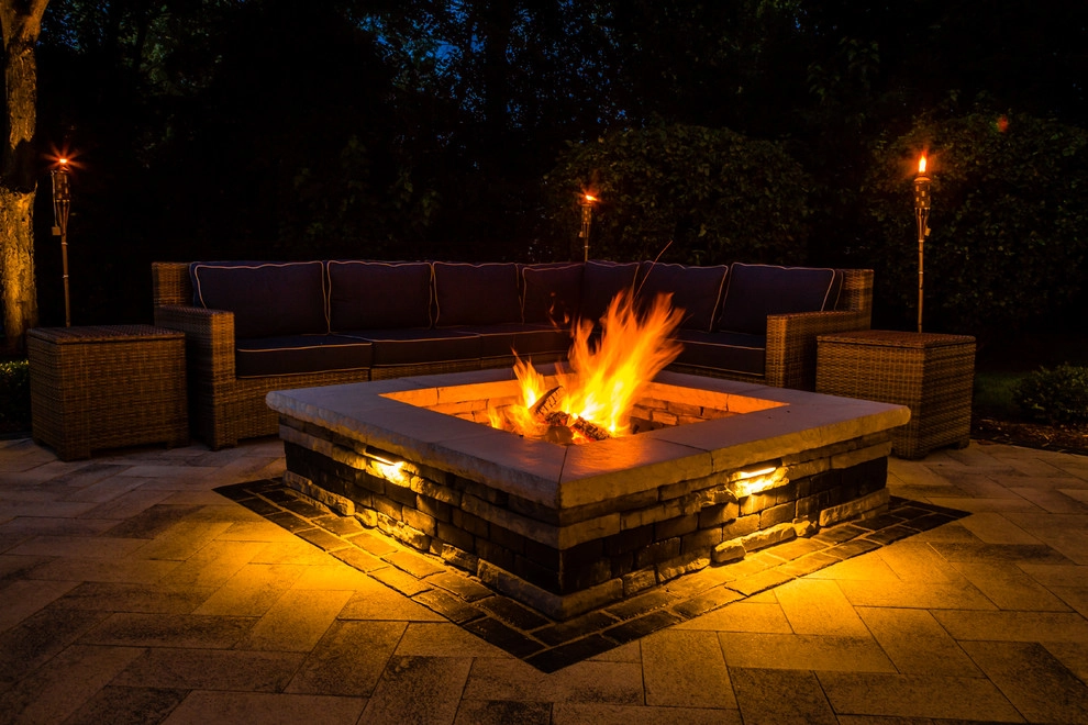 Modern Pool Design by Bruss Landscaping, Inc. - Photo 5
