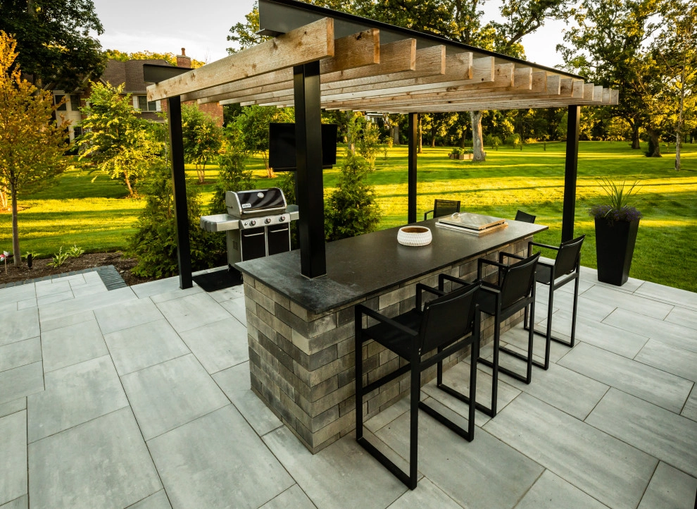 Contemporary Patio Design by Bruss Landscaping, Inc. - Photo 3