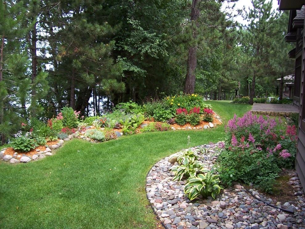 Front entries, sidewalks, paths and steps by Landsburg Landscape Nursery - Photo 8