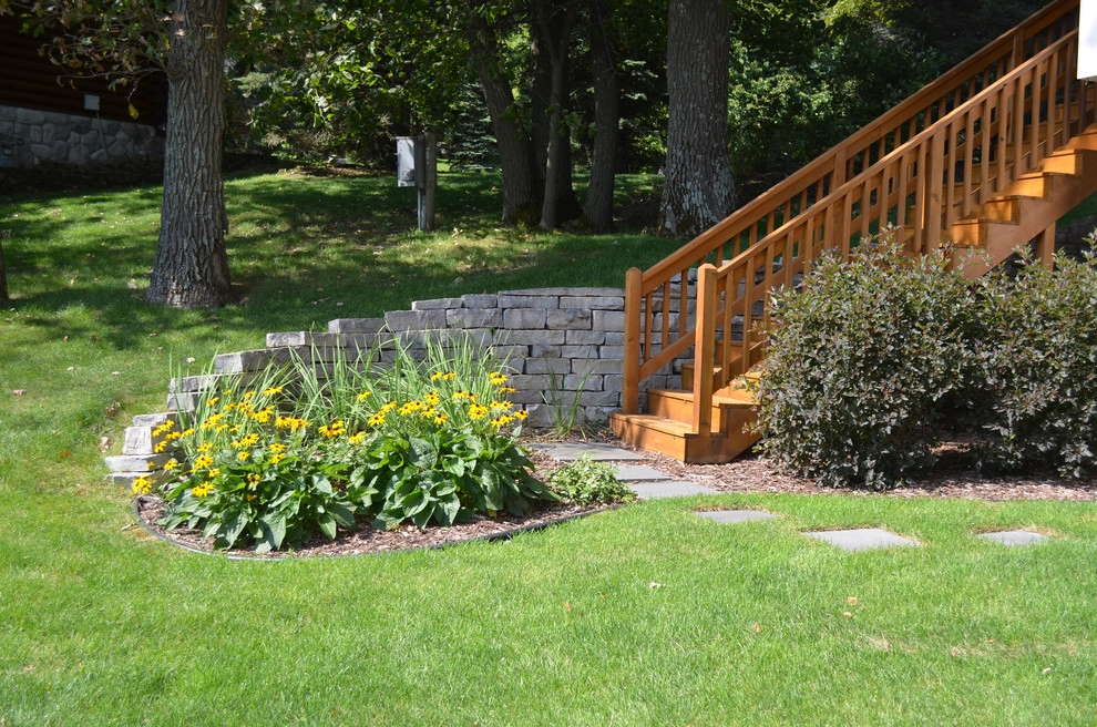 Front entries, sidewalks, paths and steps by Landsburg Landscape Nursery - Photo 44